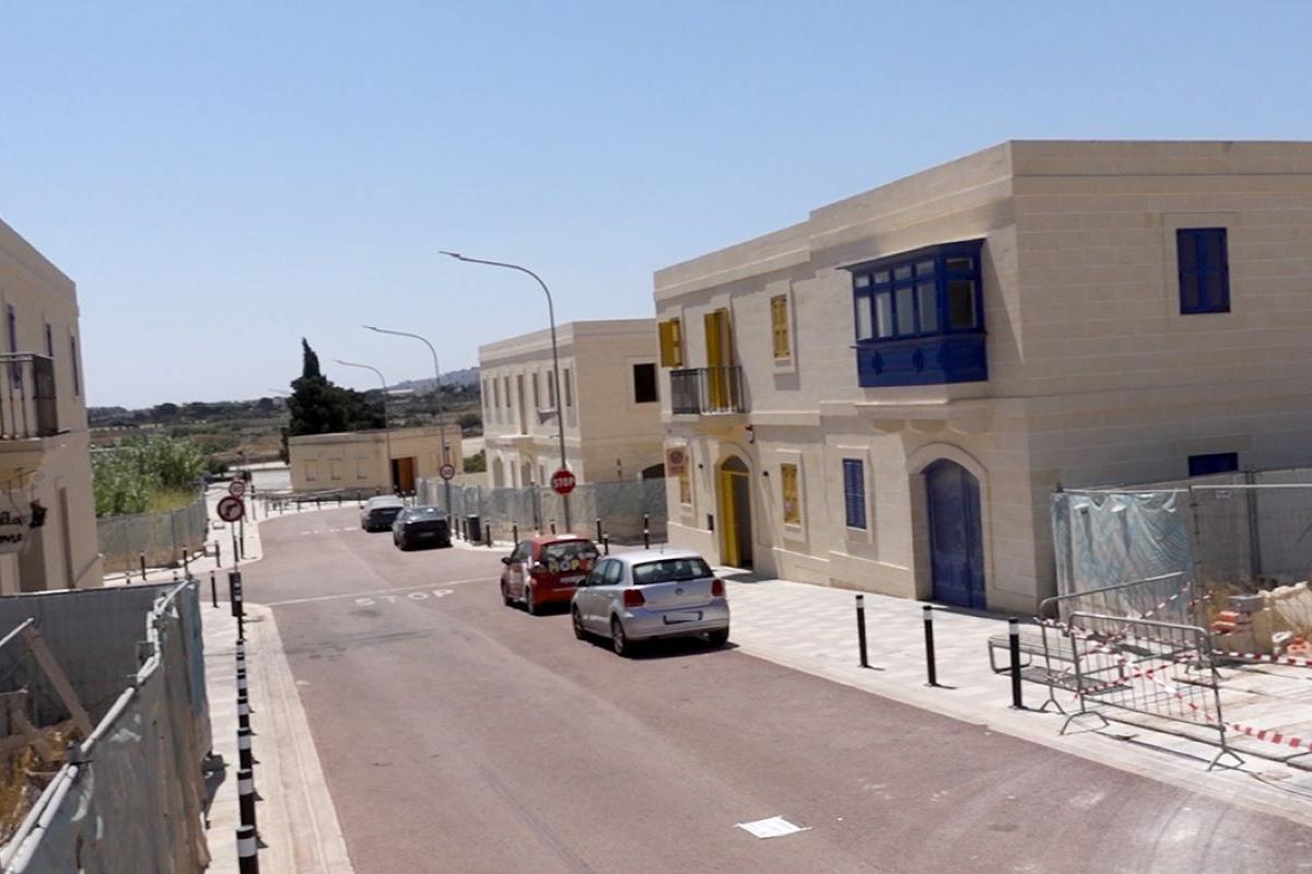 bridge/crossover emblem — restored street, ta' qali